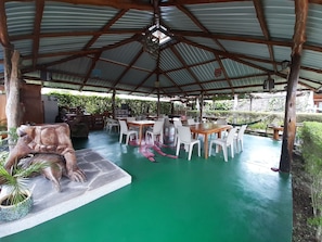 2 restaurants, breakfast, lunch, dinner served; Regional cuisine