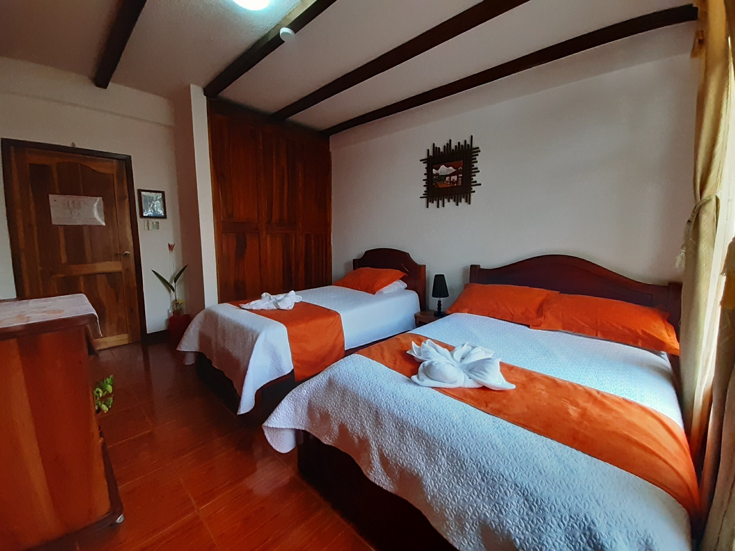 迷你吧、客房內保險箱、書桌、免費無線上網