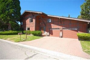 Exterior - 498 Emerald Drive (South Lake Tahoe)