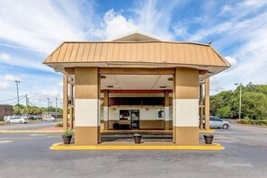 Exterior - Tampa Inn Fairgrounds (Tampa)