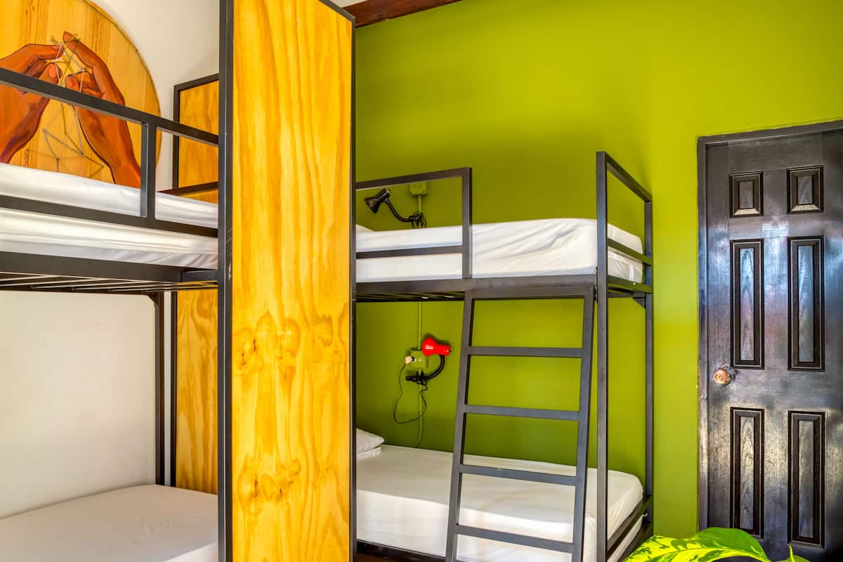 Dortoir Partagé | Chambres insonorisées, Wi-Fi gratuit, draps fournis