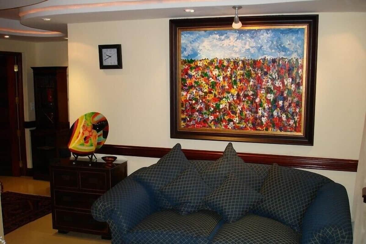 Minibar, laptop workspace, free WiFi