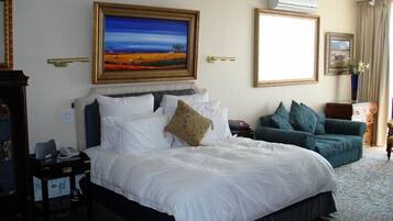 Luxury suite (4) | Minibar, laptop workspace, free WiFi