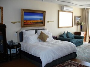 Luxury suite (4) | Minibar, laptop workspace, free WiFi - Kosmos Manor (Hartbeespoort)