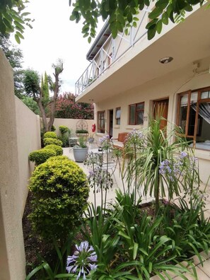 Exterior - Rene's Guest House (Siyancuma)