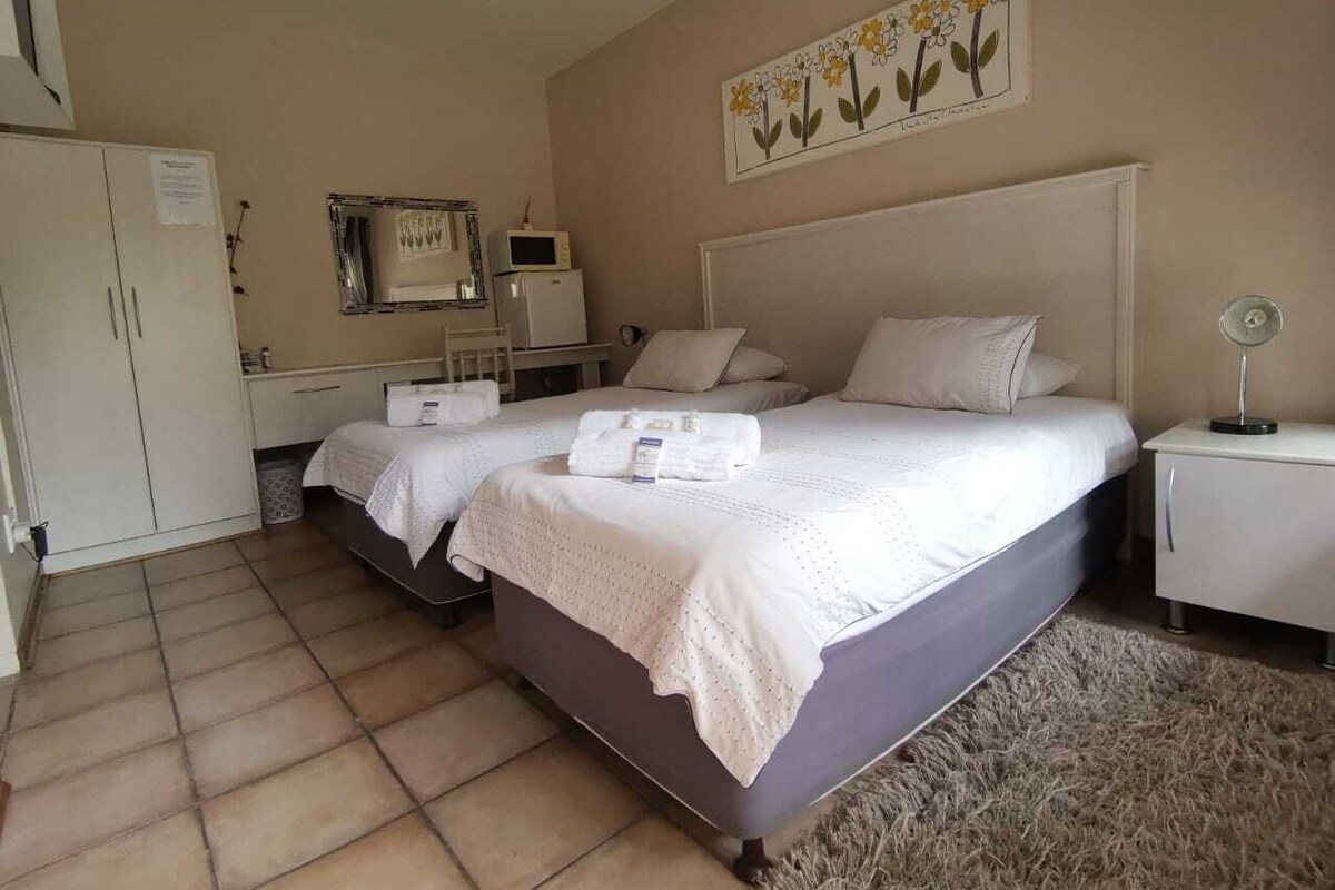 Premium bedding, in-room safe, desk, laptop workspace