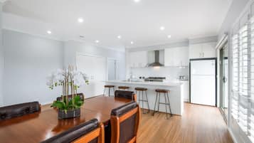 Luxury House | In-room dining