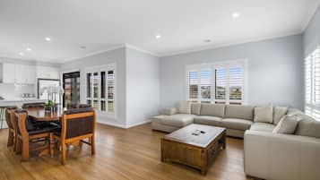 Luxury House | Living area | Flat-screen TV, DVD player