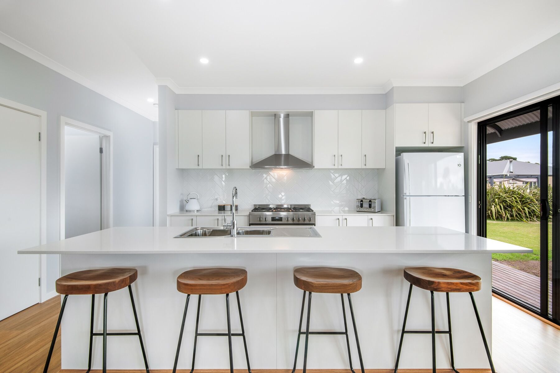 Luxe huis | Privékeuken | Een koelkast, een microgolfoven, een koffiezetapparaat/waterkoker