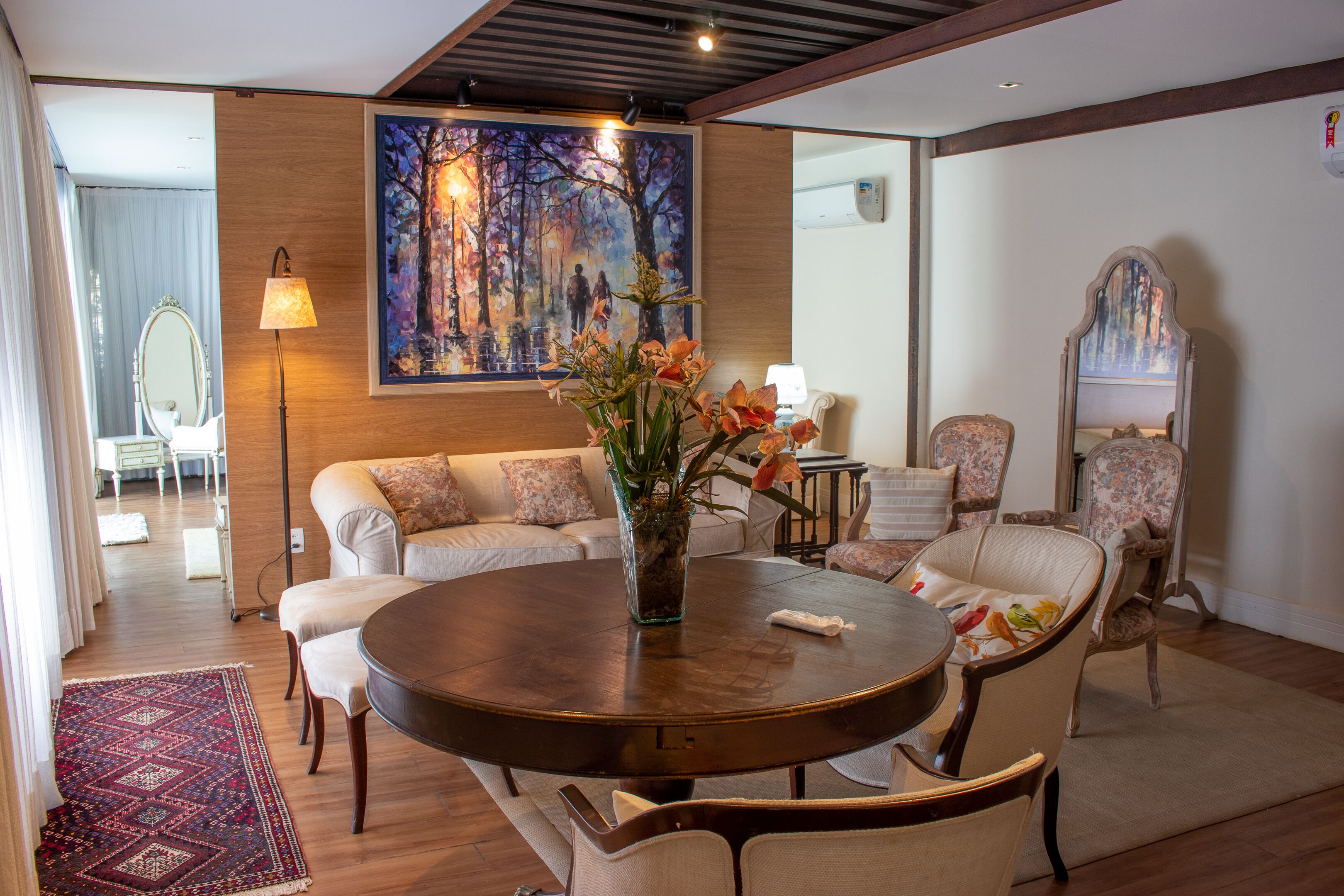 luxury suite | living area | lcd tv