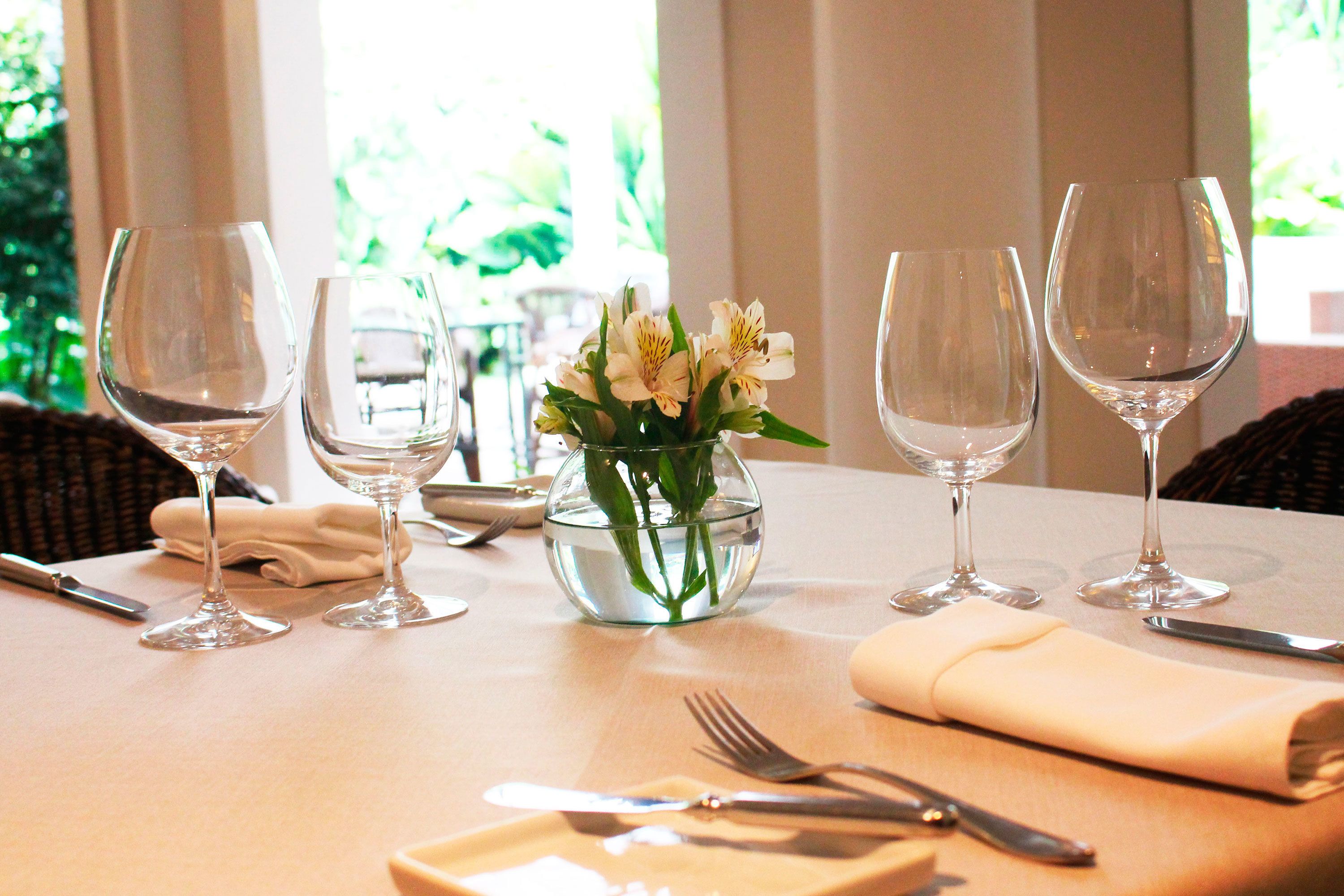 breakfast, lunch, dinner served; italian cuisine