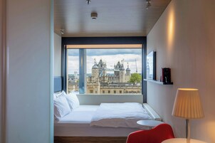 Zimmer, 1 King-Bett, Turm (View) | Hochwertige Bettwaren, Pillowtop-Betten, Zimmersafe, Schreibtisch