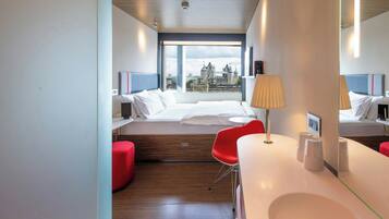 Premium-huone, 1 suuri parisänky (View) | Ylelliset vuodevaatteet, pillowtop-patjalliset sängyt