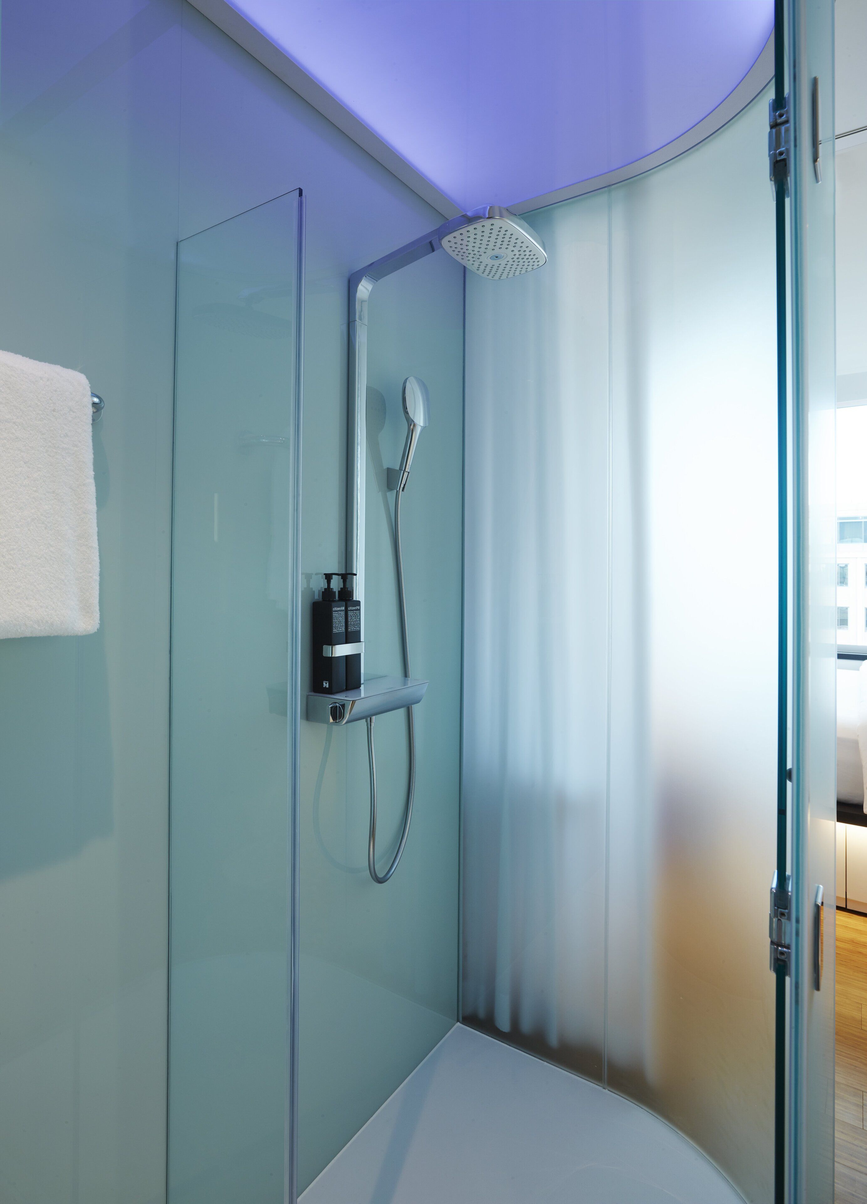 shower, hydromassage showerhead, eco-friendly toiletries, hair dryer