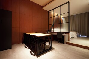 Suites Terrace (Over 36 month old surcharge 20000 KRW, Breakfast Included) | Escritorio, cortinas blackout y wifi gratis 
