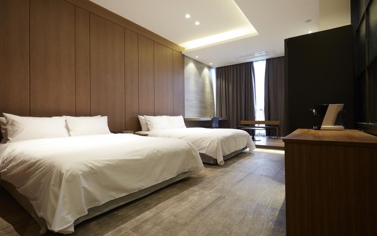 Suites Terrace Twin (Over 36 month old surcharge 20000 KRW, Breakfast Included) | Desk, blackout drapes, free WiFi