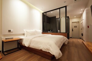 Deluxe Double Room (Over 36 month old surcharge 20000 KRW, Breakfast Included ) | Desk, blackout drapes, free WiFi