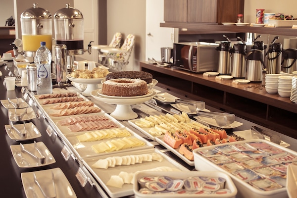 Daily buffet breakfast for a fee