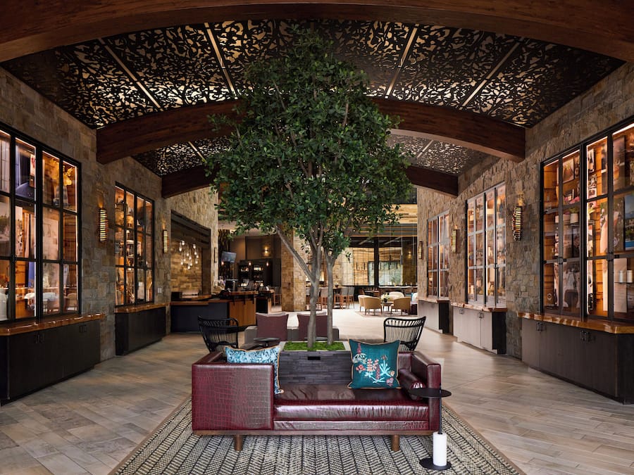 2 bars/lounges, rooftop bar