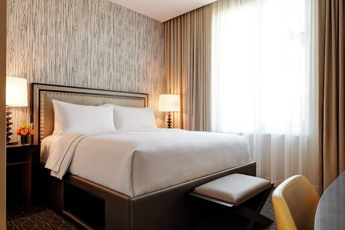 Egyptian cotton sheets, premium bedding, down comforters, pillowtop beds