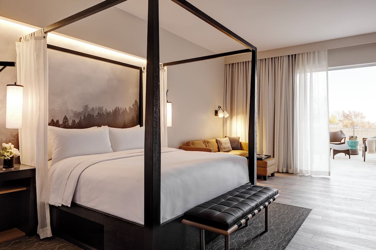 Egyptian cotton sheets, premium bedding, down comforters, pillowtop beds