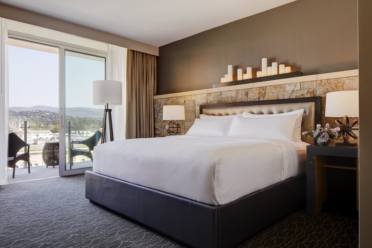 Deluxe Room, 1 King Bed, Balcony | Egyptian cotton sheets, premium bedding, down comforters, pillowtop beds