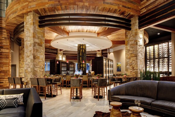 2 개의 바/라운지, 루프탑 바