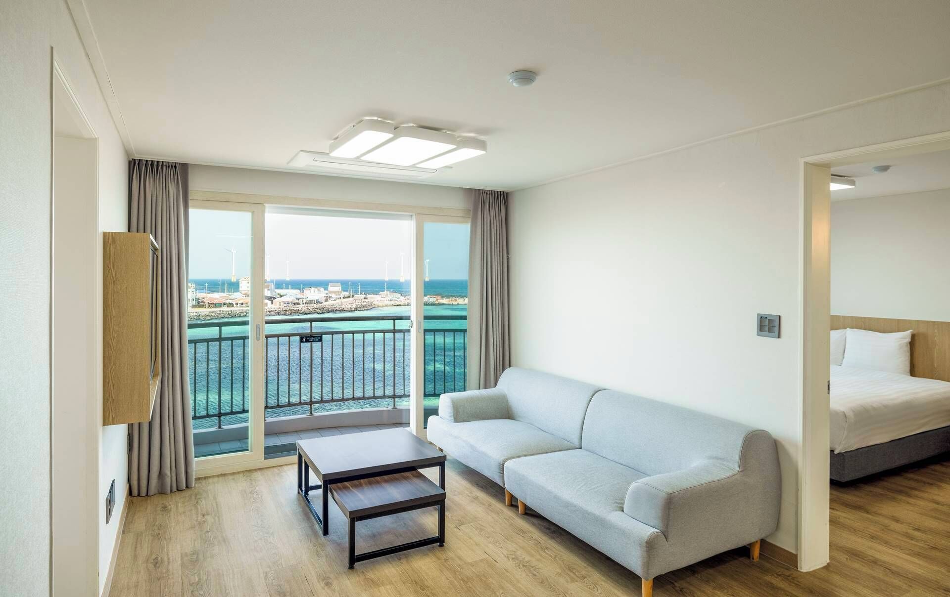Kensington Royal Suite Ocean | Beach/ocean view