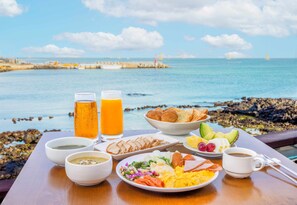 Daily buffet breakfast for a fee - Kensington Resort Jeju Hanlim (Jeju City)