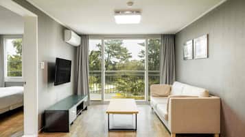 Deluxe Mountain | 1 bedroom, free WiFi, bed sheets