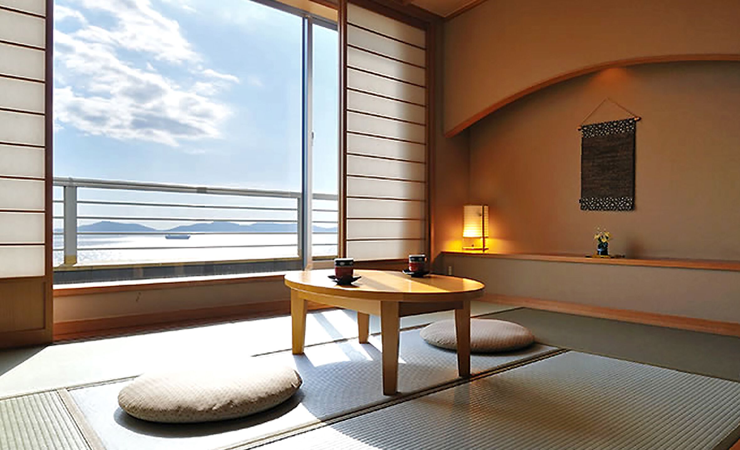 Habitación, vistas al mar (Japanese Western Style) | Caja fuerte y escritorio