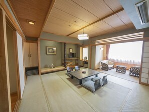 Japanese Suite Room - Non-smoking | In-room safe, desk, laptop workspace, iron/ironing board