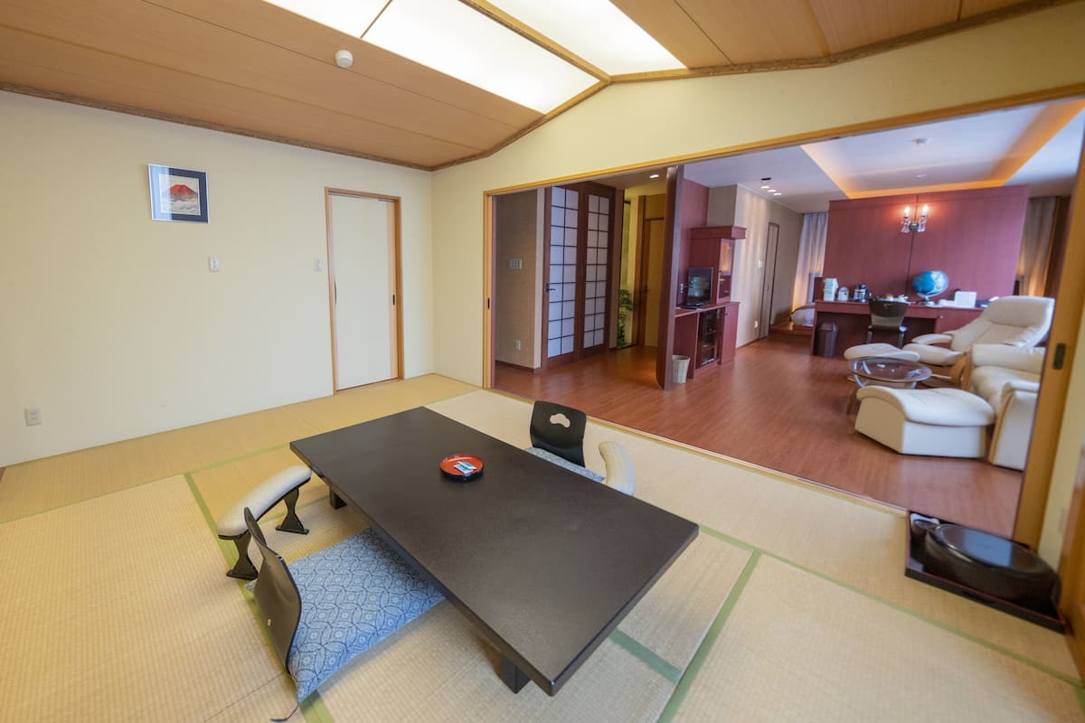 Concept room  C - Non-smoking | In-room safe, desk, laptop workspace, iron/ironing board (on request)