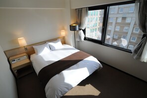 Daunenbettdecken, Schreibtisch, schallisolierte Zimmer, kostenloses WLAN