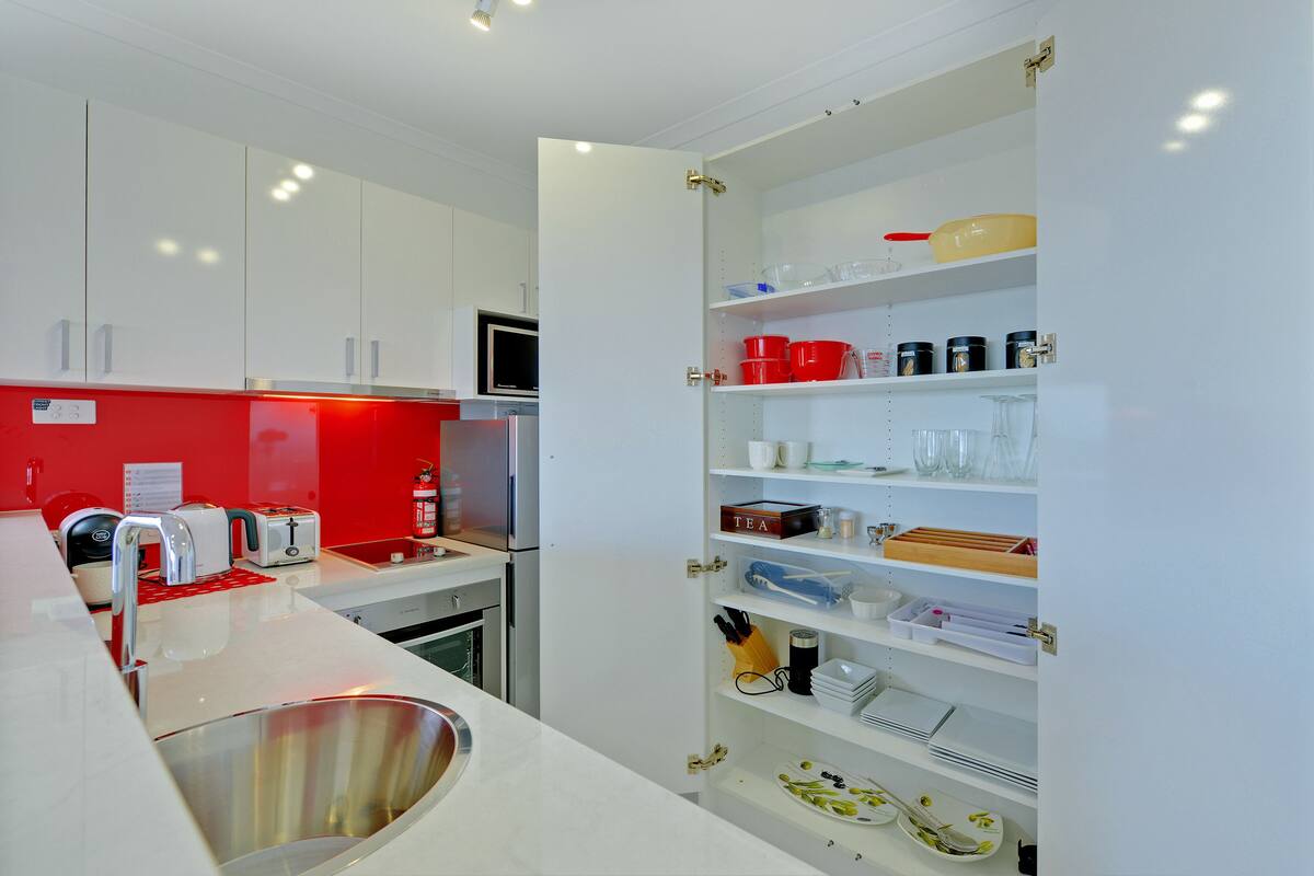 beach apartment, partial sea view (ground floor) | breakfast meal