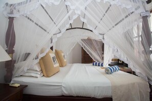 Standard Double or Twin Room, 1 Bedroom | 1 bedroom, in-room safe, individually furnished, desk - Sea World Boutique Hotel (Mirissa)