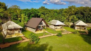 المنشأة من الخارج