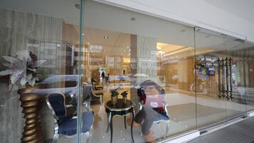 Pintu masuk properti