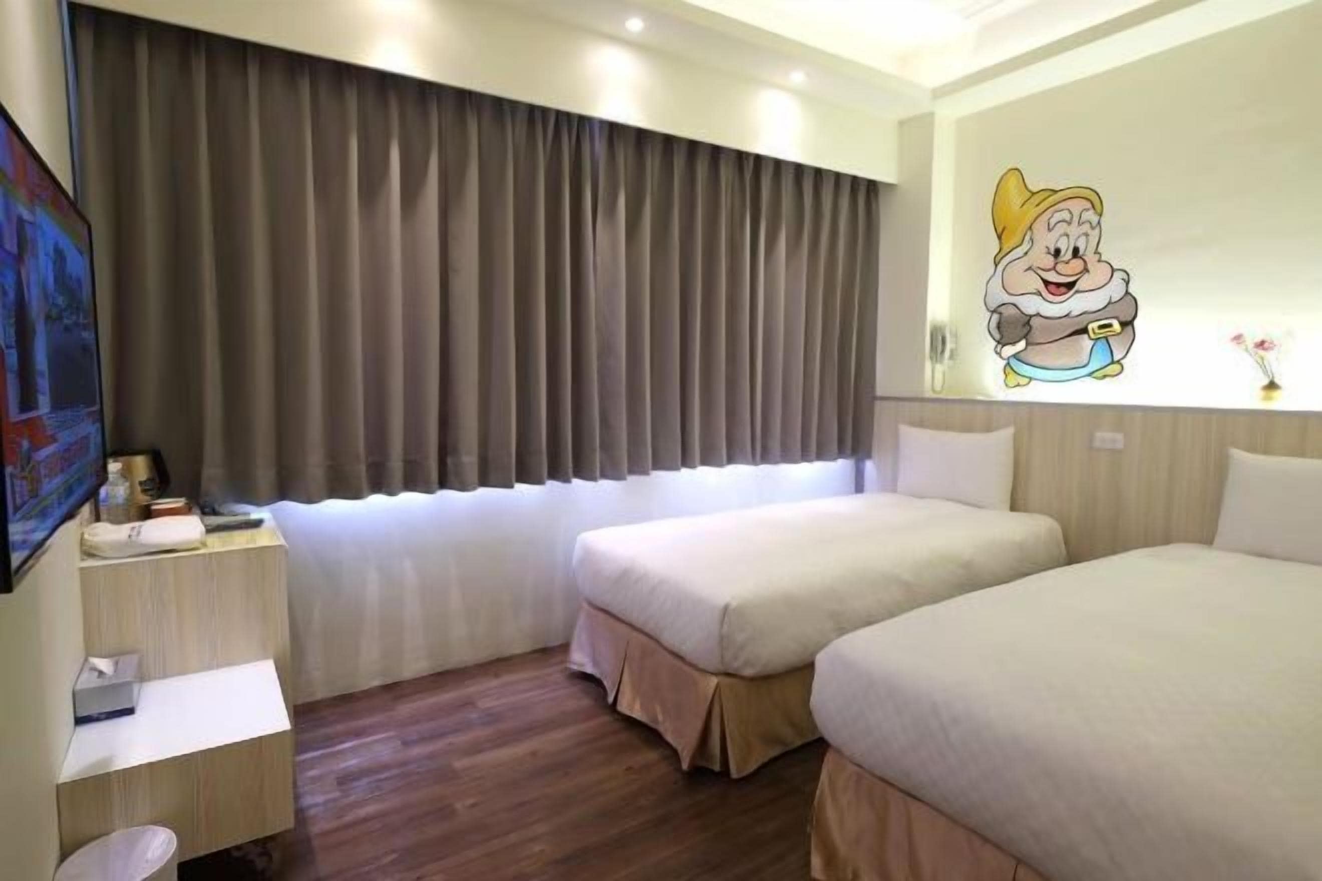 Bàn, phòng cách âm, truy cập Internet không dây miễn phí 