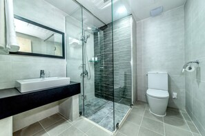 Ducha, cabezal de ducha tipo lluvia, artículos de tocador gratuitos