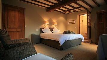 Chambre Supérieure Double ou avec lits jumeaux | Literie de qualité supérieure, couette en duvet d'oie, minibar, bureau