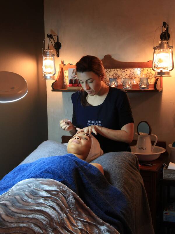 Couples treatment rooms, sauna, body treatments, aromatherapy