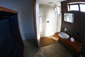 Bathroom shower - Windtown Lagoon Hotel (Langebaan)
