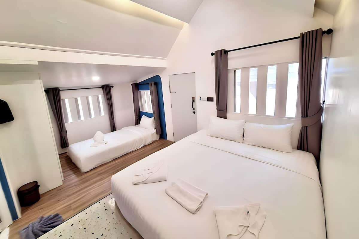 Deluxe Family Room
