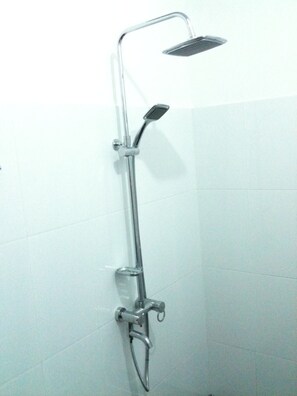 Standard Room | Bathroom | Shower