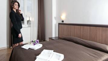 Schreibtisch, kostenloses WLAN, Bettwäsche