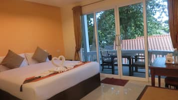 Double Room | Desk, blackout curtains, free WiFi