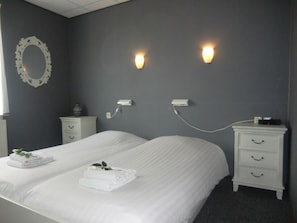 Standard Double Room | Desk, cots/infant beds, free WiFi