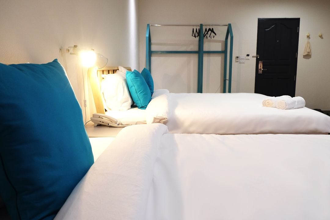 triple room | free wifi, bed sheets