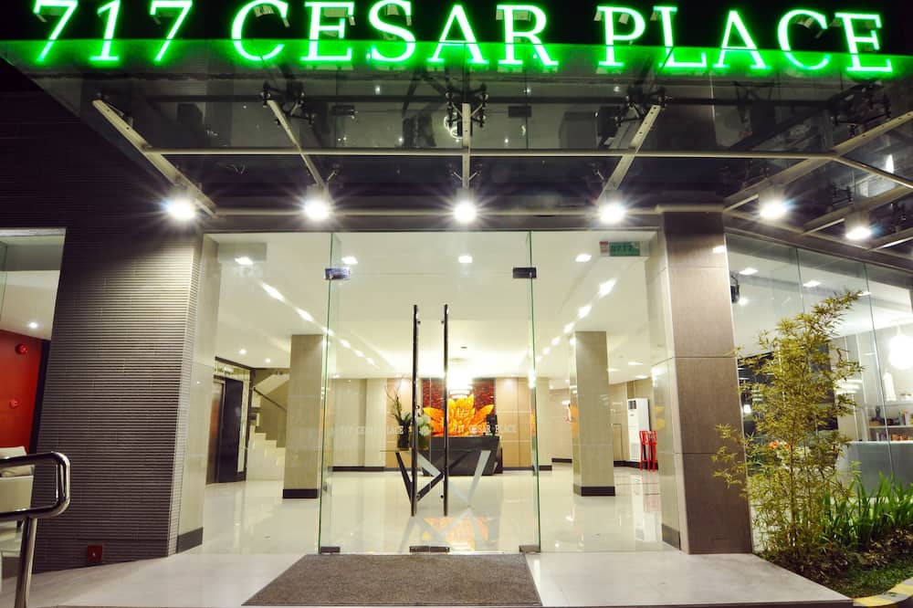 717 Cesar Place Hotel